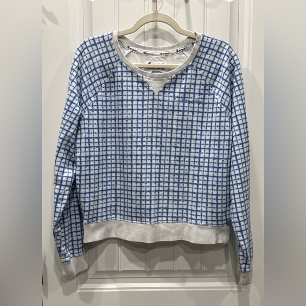 Champion Women’s Size L Blue and White Grid Pattern Pullover Crewneck EUC